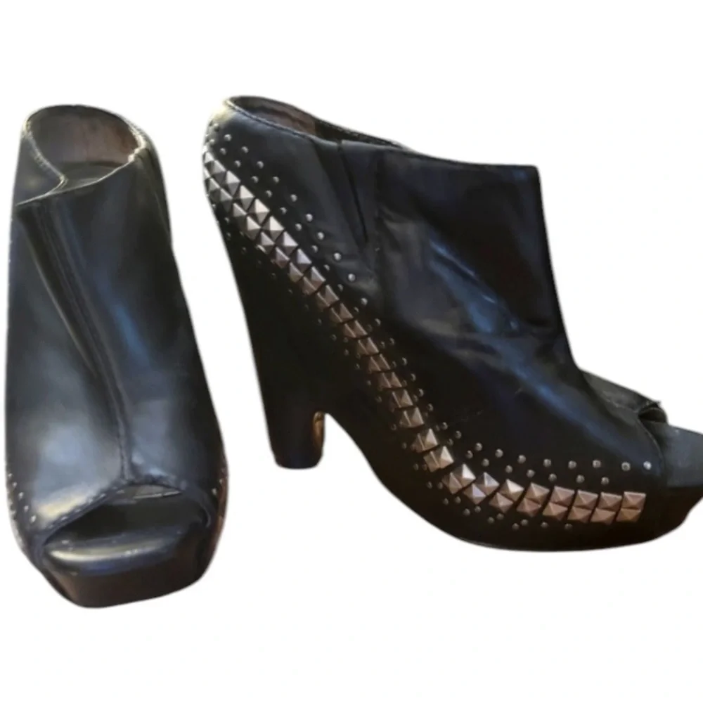 Sam Edelman size 10 Boho silver studded open toe platform ,beautiful